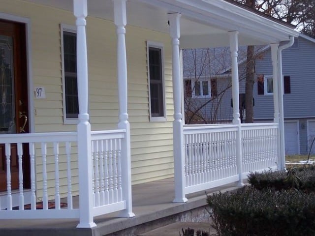 Majestic Vinyl Railing | Lighthouse with Colonial Spindles